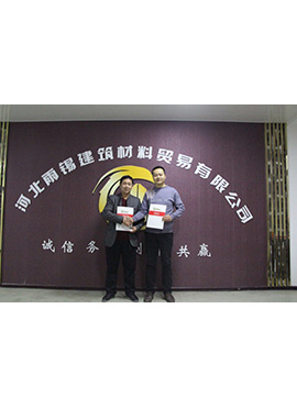 �м�����